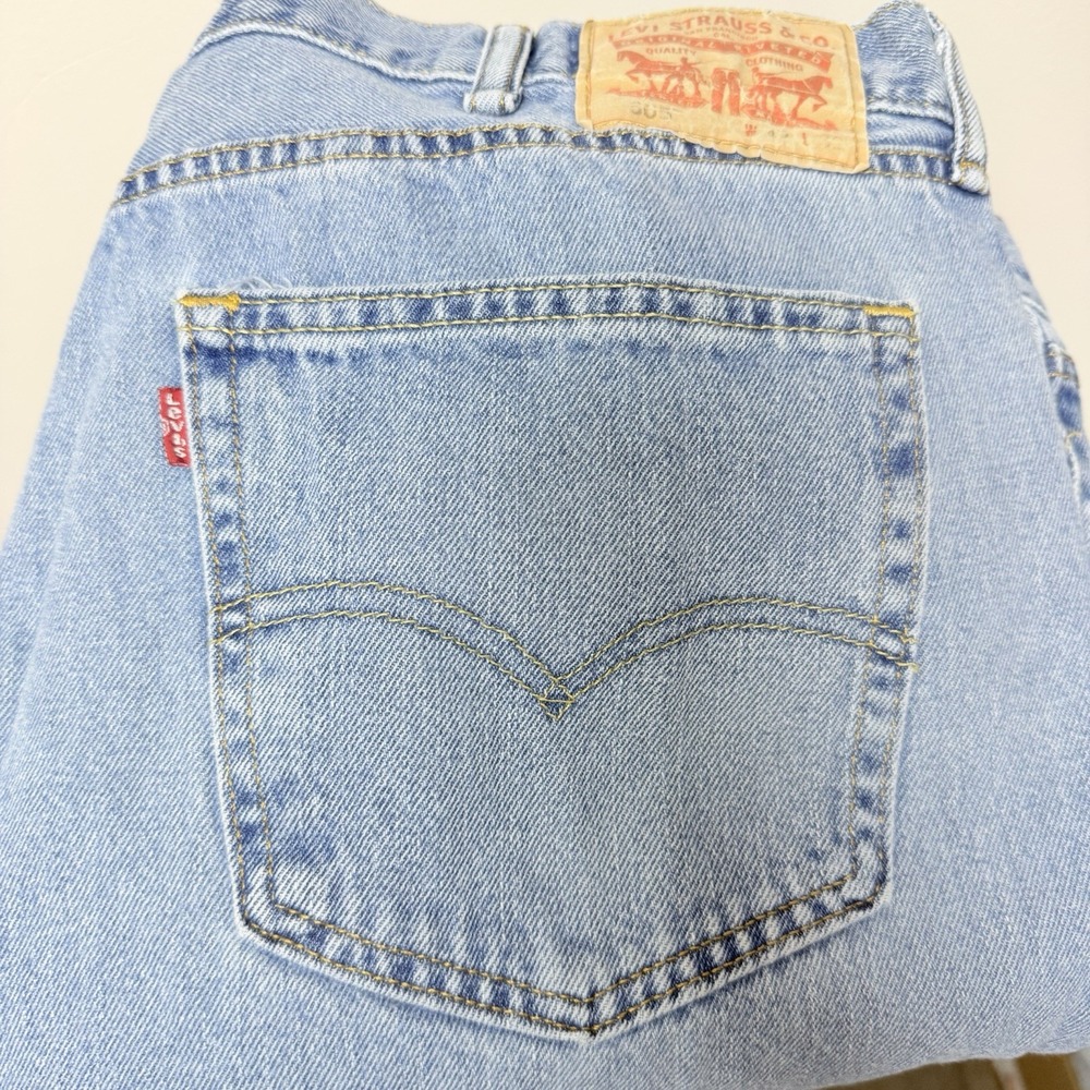 Levi 605 Men's Blue Jeans Size 42x32 Baggy Y2K